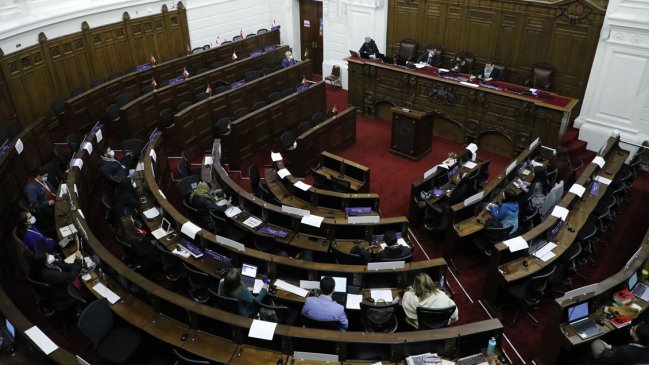 Convención Constitucional: Comisión vota este viernes propuesta de plebiscito dirimente