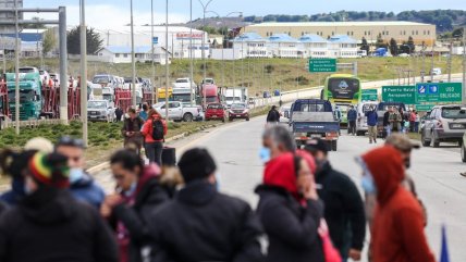   Protesta por alza de las bencinas mantiene bloqueado el acceso a Punta Arenas 