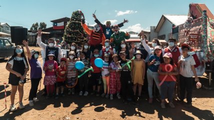   Gato Juanito celebró Navidad con familias damnificadas por el incendio en Castro 