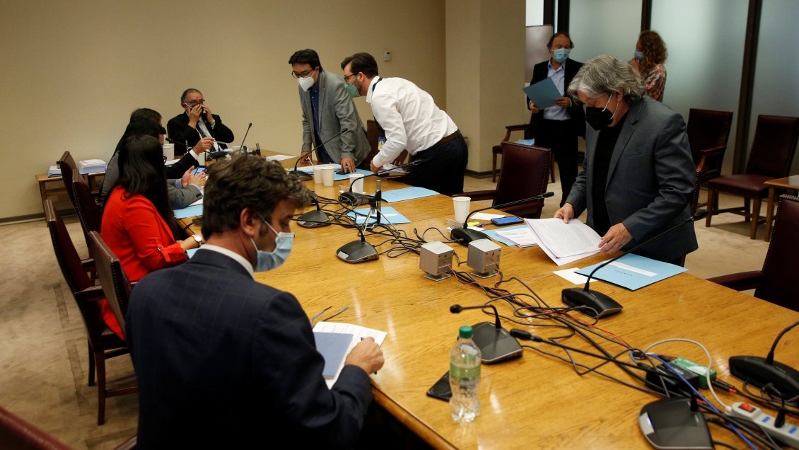 Presos del estallido: Comisión de Constitución del Senado aprobó cambiar indulto a Presos del estallido: Comisión de Constitución del Senado aprobó cambiar indulto a