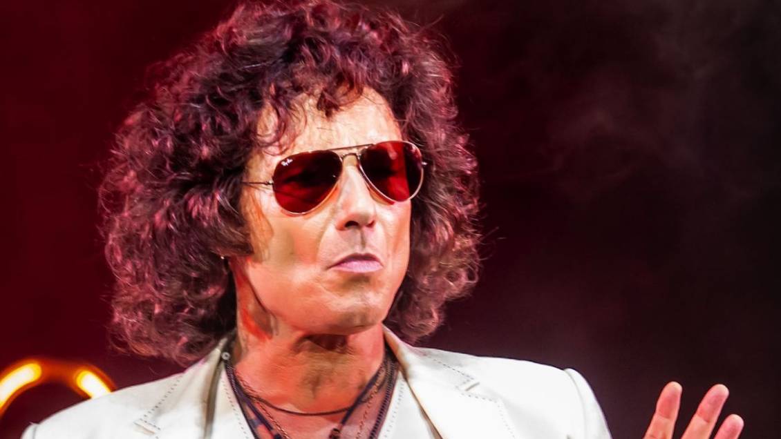 Enrique Bunbury anunció su retiro de los escenarios por problemas de salud Enrique Bunbury anunció su retiro de los escenarios por problemas de salud
