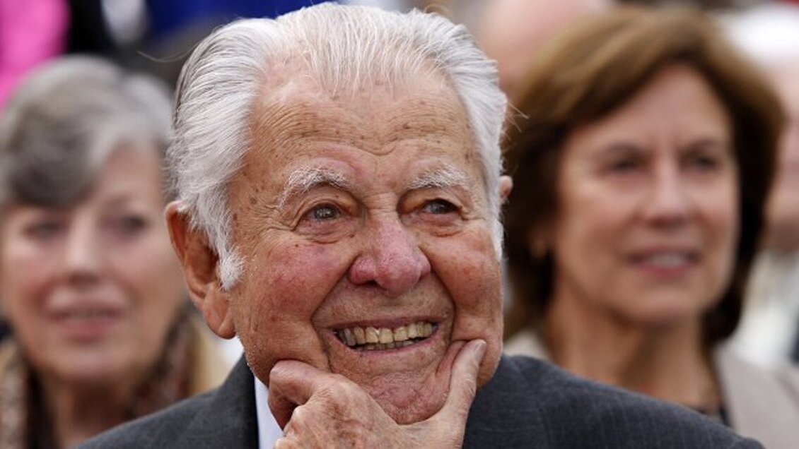 Vecinos de Providencia decidirán si la Plaza Inés de Suárez se renombra como Patricio Aylwin