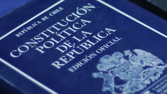 DC propuso rebajar el quorum máximo de la Constitución vigente y emplazó a la derecha