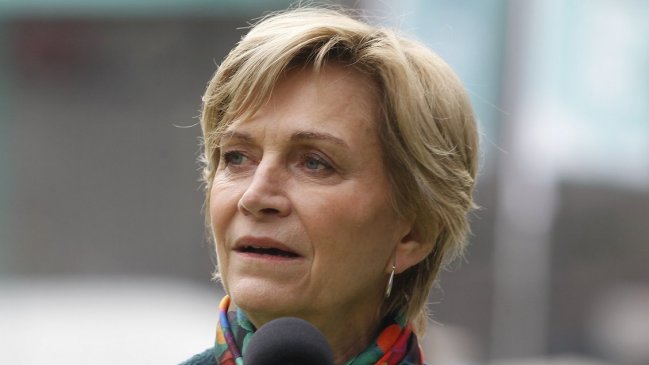 Evelyn Matthei es el personaje político mejor evaluado, según la CEP