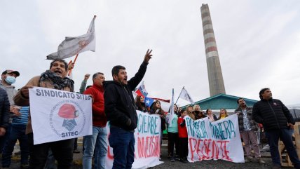  Trabajadores se manifestaron contra el cierre de Ventanas  