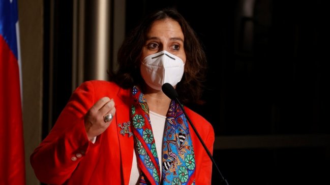 Grossman, Depolo, cónsul-Berger y Fiestas Patrias: Urrejola abordó en el Congreso las polémicas de Cancillería