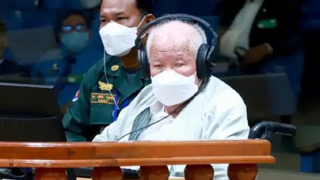 Confirman cadena perpetua al último líder jemer rojo por el genocidio en Camboya