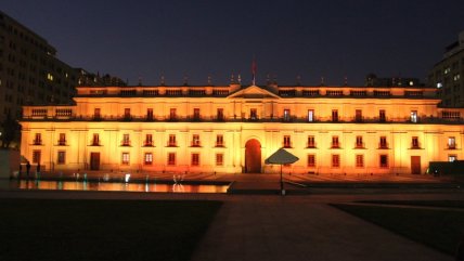 Iluminan La Moneda por por los niños con cáncer    Iluminan La Moneda por por los niños con cáncer