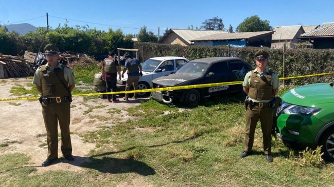 Oculto en una parcela de Melipilla fue encontrado el auto involucrado en el crimen del suboficial Retamal