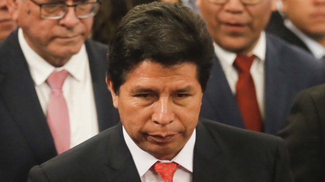 Congreso de Perú destituye a Pedro Castillo por 