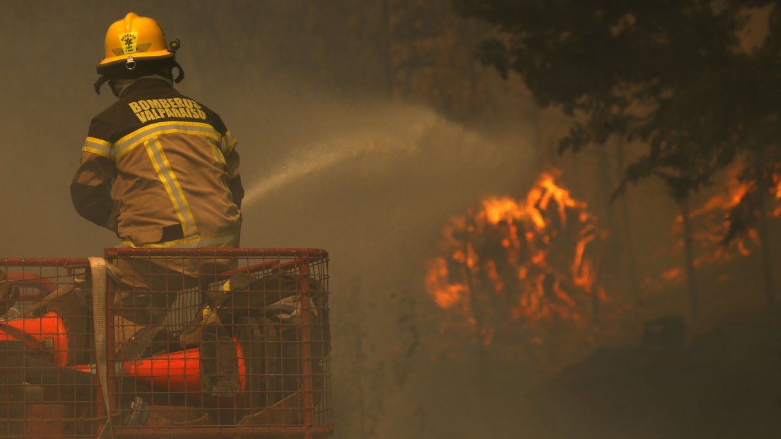 Ocho Alertas Rojas Onemi Reporta 11 Incendios Forestales Que Se