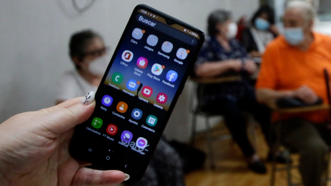 Anuncian beneficio de telefonía móvil para afectados en las regiones azotadas por incendios forestales