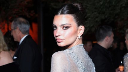  Premios Oscar: Emily Ratajkowski deslumbró con transparencias  