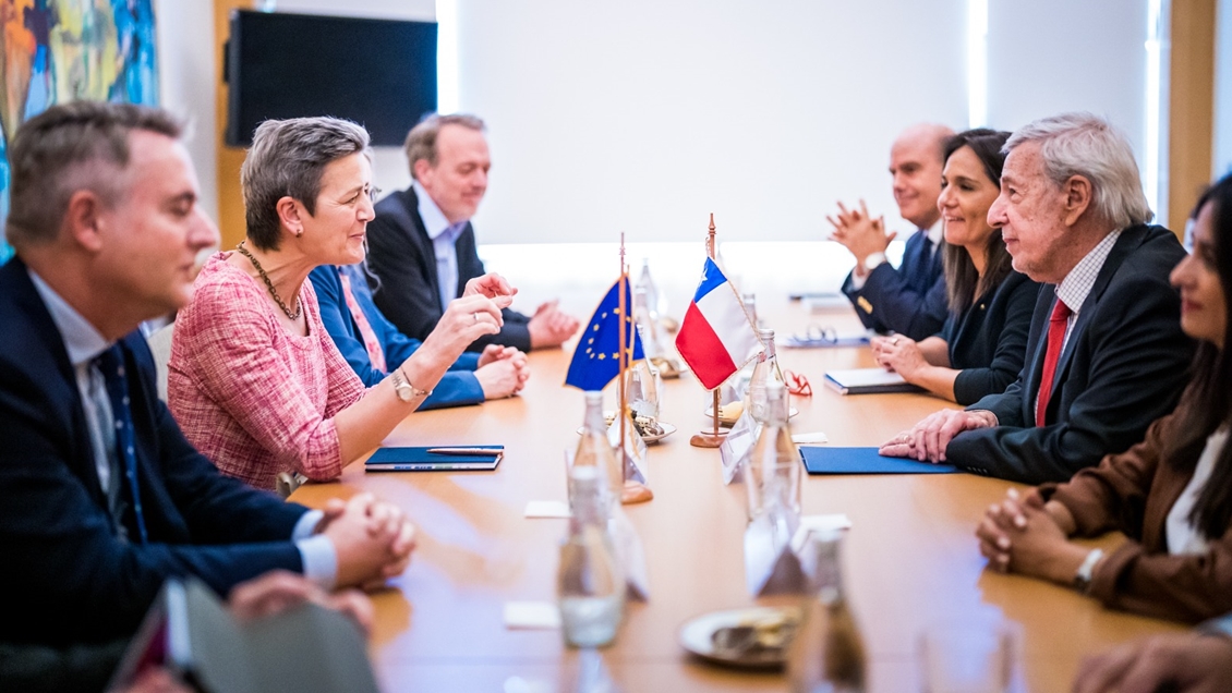 Canciller Van Klaveren avanza en acuerdo de modernización con la UE