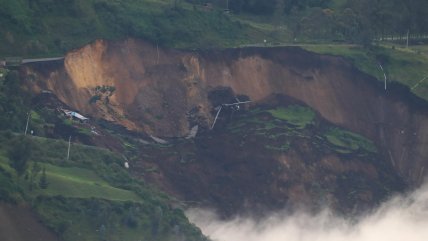   Al menos 16 fallecidos y siete desaparecidos tras alud en zona andina de Ecuador 
