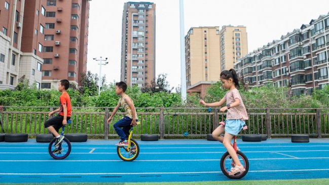 Ciudad china entrega dinero mensual a familias para que tengan un tercer hijo