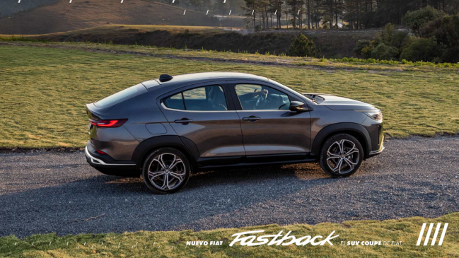   ¿Cómo es el Fiat Fastback? El nuevo SUV coupé que ya está a Chile 