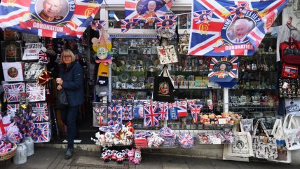 Fiebre total: Londres se prepara para la coronación del rey Carlos III    Fiebre total: Londres se prepara para la coronación del rey Carlos III