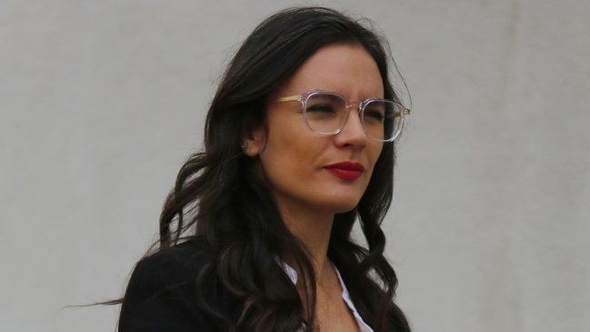 Ministra Vallejo endurece el tono contra las isapres: 