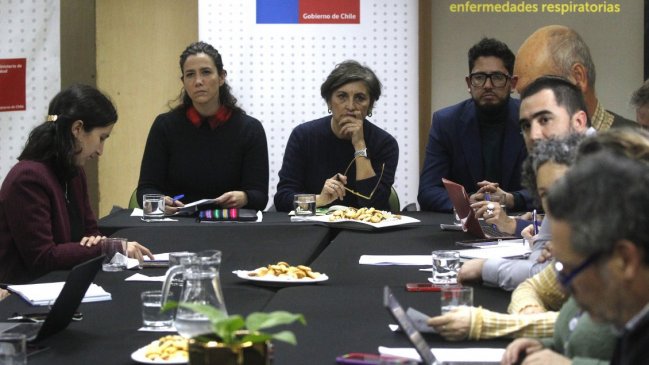 Minsal: ocupación de camas pediátricas llega al 92%