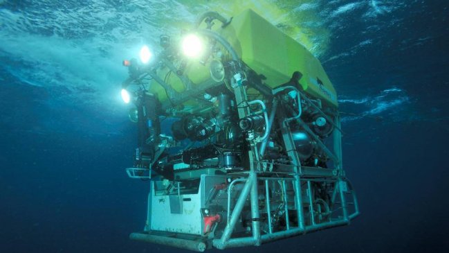 Casi sin tiempo, equipos de rescate despliegan robots submarinos en un intento por encontrar el Titán