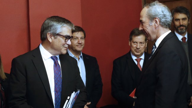 Marcel lamentó negativa de la CPC a subir impuestos pero le pide no apartarse del debate