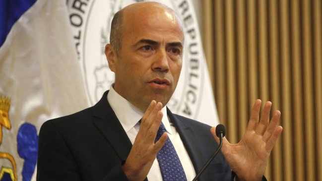 Efecto Democracia Viva: Contralor paralizó toma de razón de todos los contratos Estado-fundaciones