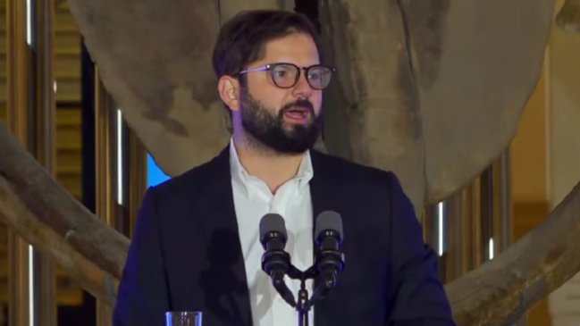 Boric llamó a recuperar confianza en el Estado, degradada 