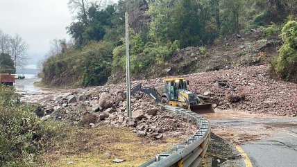   Rodado cortó el tránsito en ruta que une a Coñaripe con Liquiñe 