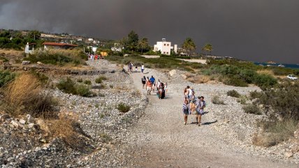  El gran incendio que golpea a la isla griega de Rodas  