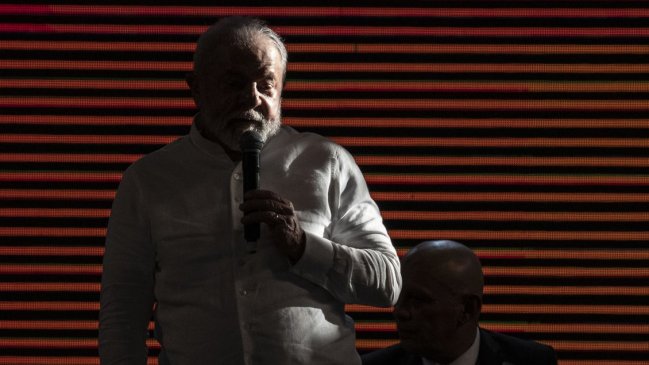 Lula dice que se operará por no aguantar más dolor pero que sólo podrá hacerlo en octubre
