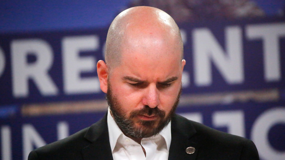 Sofocado por el caso convenios, Giorgio Jackson renunció al Gobierno