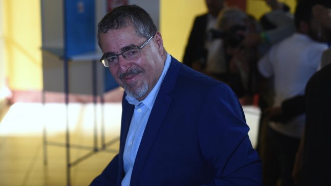 El progresista Bernardo Arévalo de León ganó la elección presidencial en Guatemala