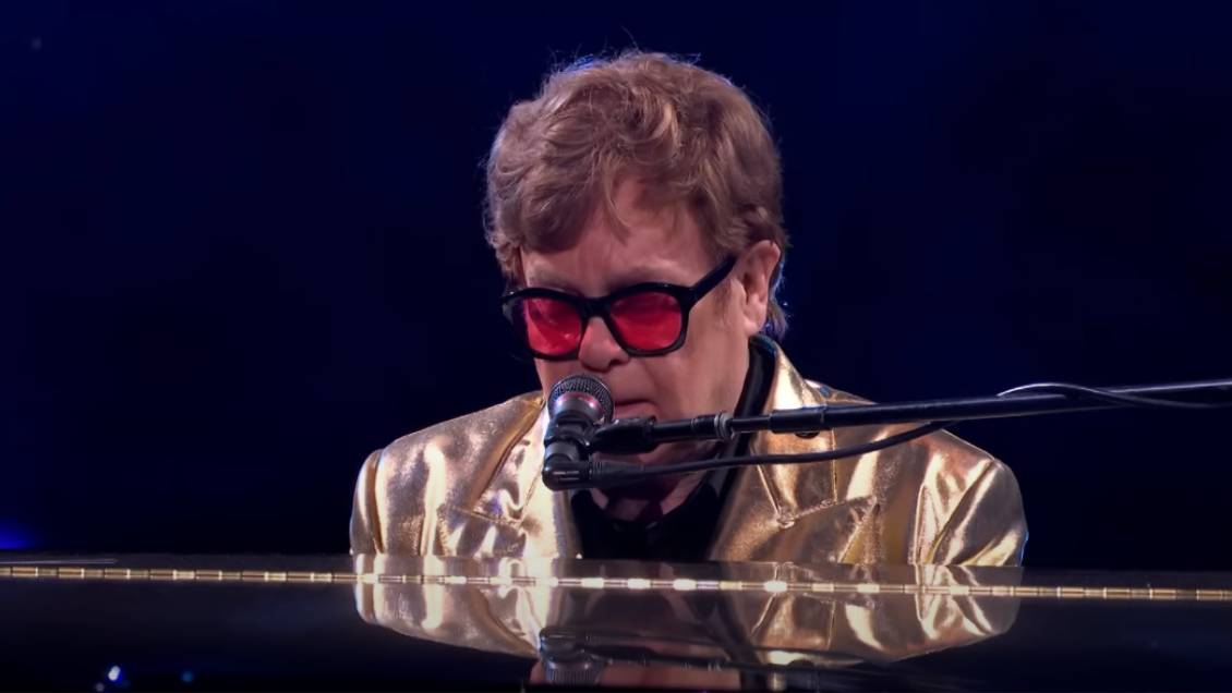 Elton John fue hospitalizado debido a accidente en su casa Elton John fue hospitalizado debido a accidente en su casa
