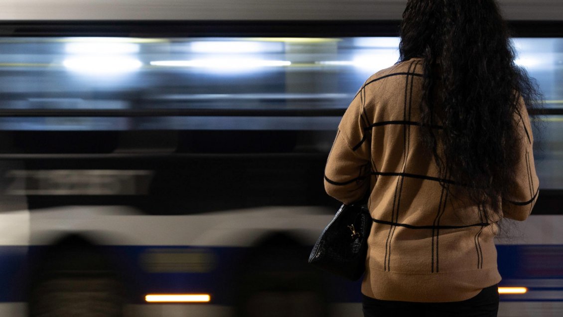 La iniciativa para evitar que mujeres esperen solas la micro en la noche