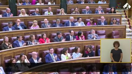  Histórico: Congreso español acogió uso del catalán, el gallego y el vasco  