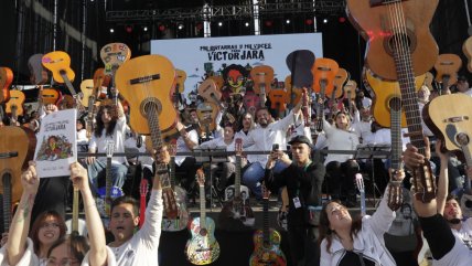  Más de 20.000 personas honraron a Víctor Jara a 50 años de su asesinato  