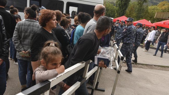  Un tercio de la población de Nagorno Karabaj ha escapado a Armenia  