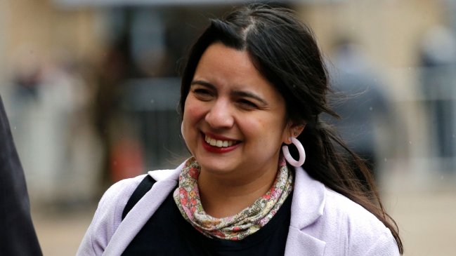 Oposición insiste en críticas a directora de Presupuestos ante apoyo de Boric