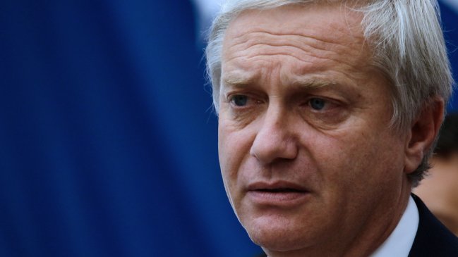 Kast se la juega por aprobar: 