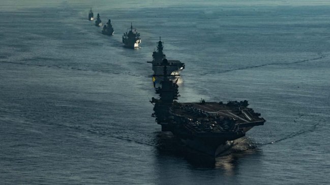 EEUU envió un portaaviones y destructores para apoyar a Israel en la guerra