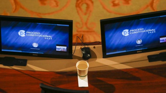 Sin acuerdo: derecha e izquierda no ingresaron enmiendas conjuntas en Comisión Experta