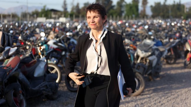 Tohá ante cuestionamientos: Hay personas que prefieren ir por un camino destructivo