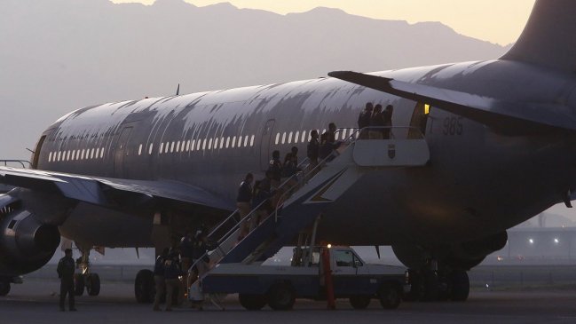  Gobierno materializó tercer vuelo de expulsión: 29 extranjeros dejaron el país  