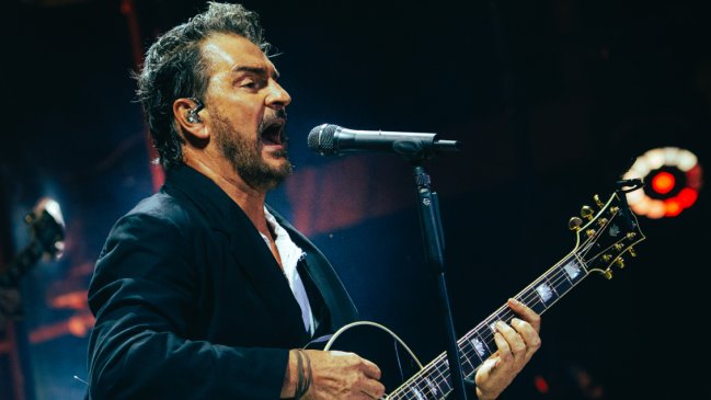 Ricardo Arjona vuelve a enamorar en la despedida de su tour 