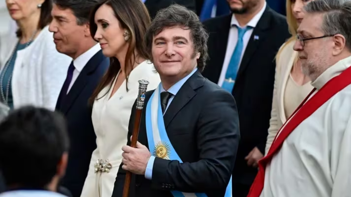 Gobierno de Milei recibirá 960 millones de dólares de CAF para pagar al FMI