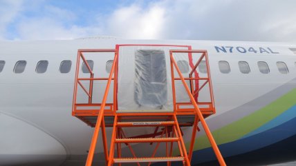   Así quedó el avión al que se le desprendió una puerta en pleno vuelo 