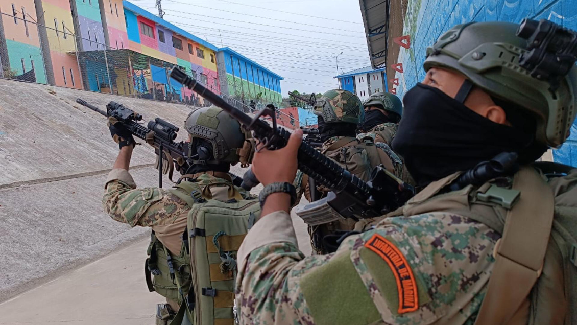 Ecuador decretó estado de excepción y toque de queda tras motines y fuga de peligroso líder narco