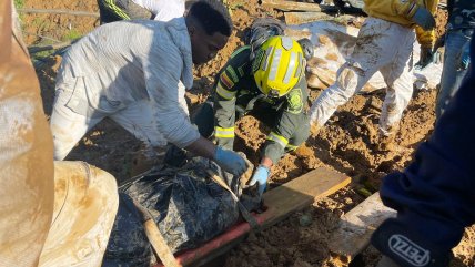  Aumentan a 35 los muertos por derrumbe en carretera de Colombia  