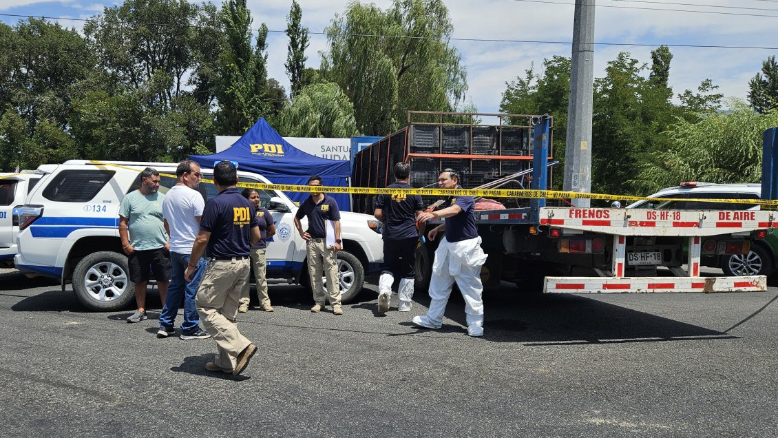 Dos personas muertas dejó asalto a un camión en Malloa